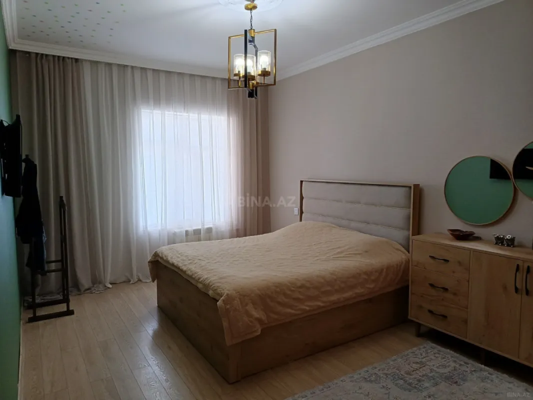 Satılır 4 otaqlı mənzil 110 m²