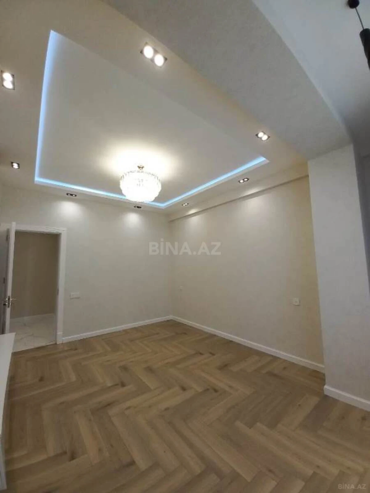 Satılır 2 otaqlı mənzil 68 m²