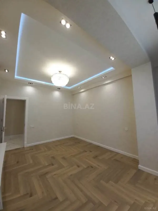 Satılır 2 otaqlı mənzil 68 m²