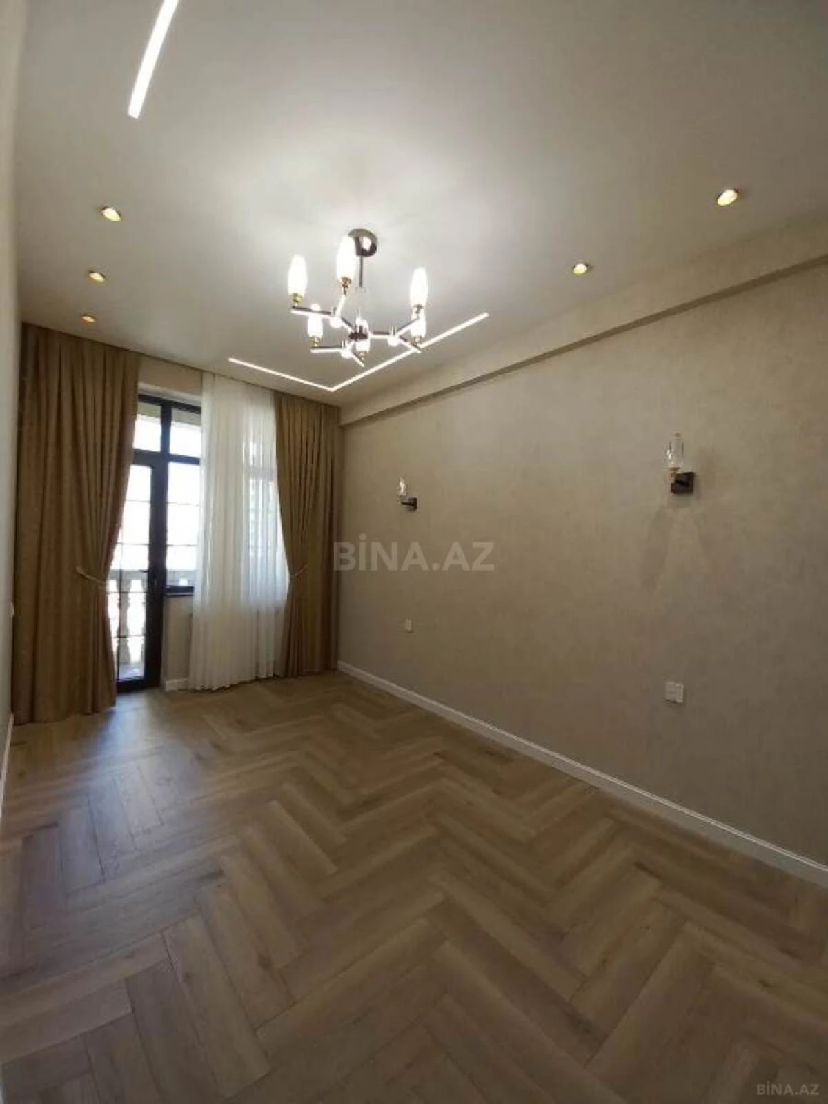 Satılır 2 otaqlı mənzil 68 m²