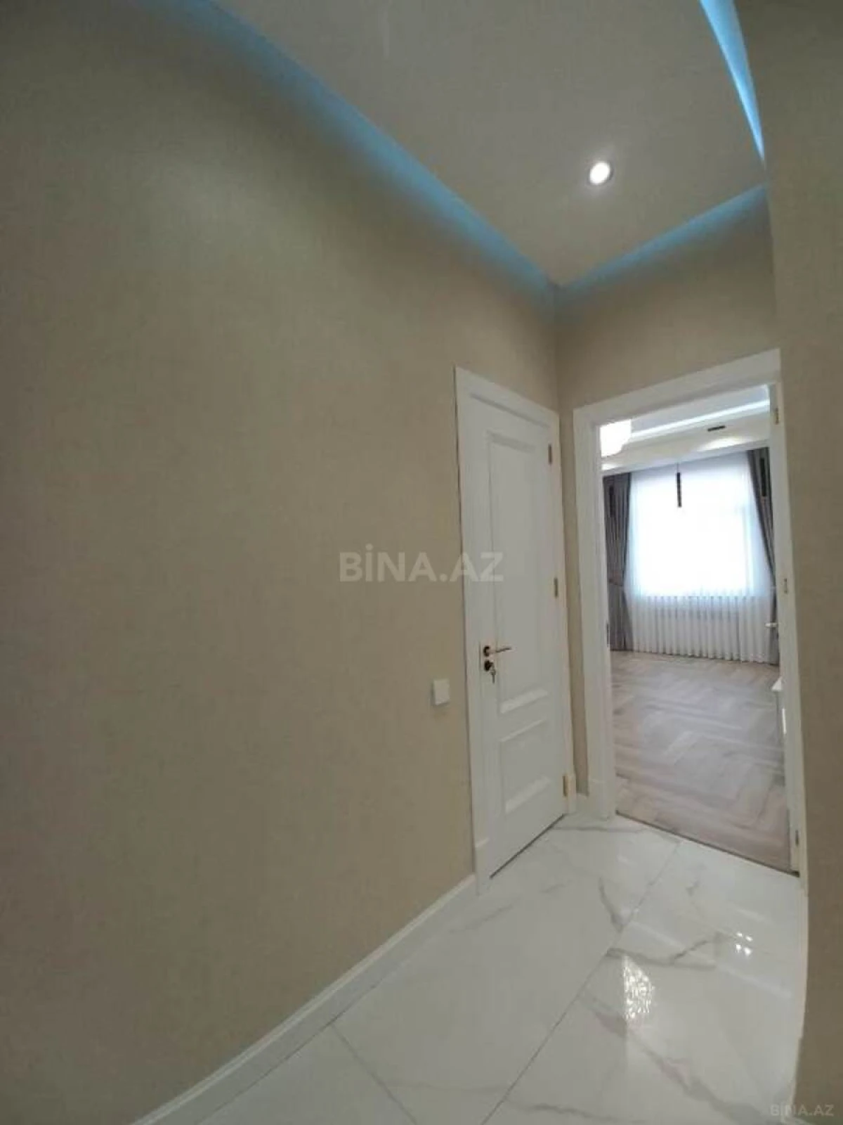 Satılır 2 otaqlı mənzil 68 m²