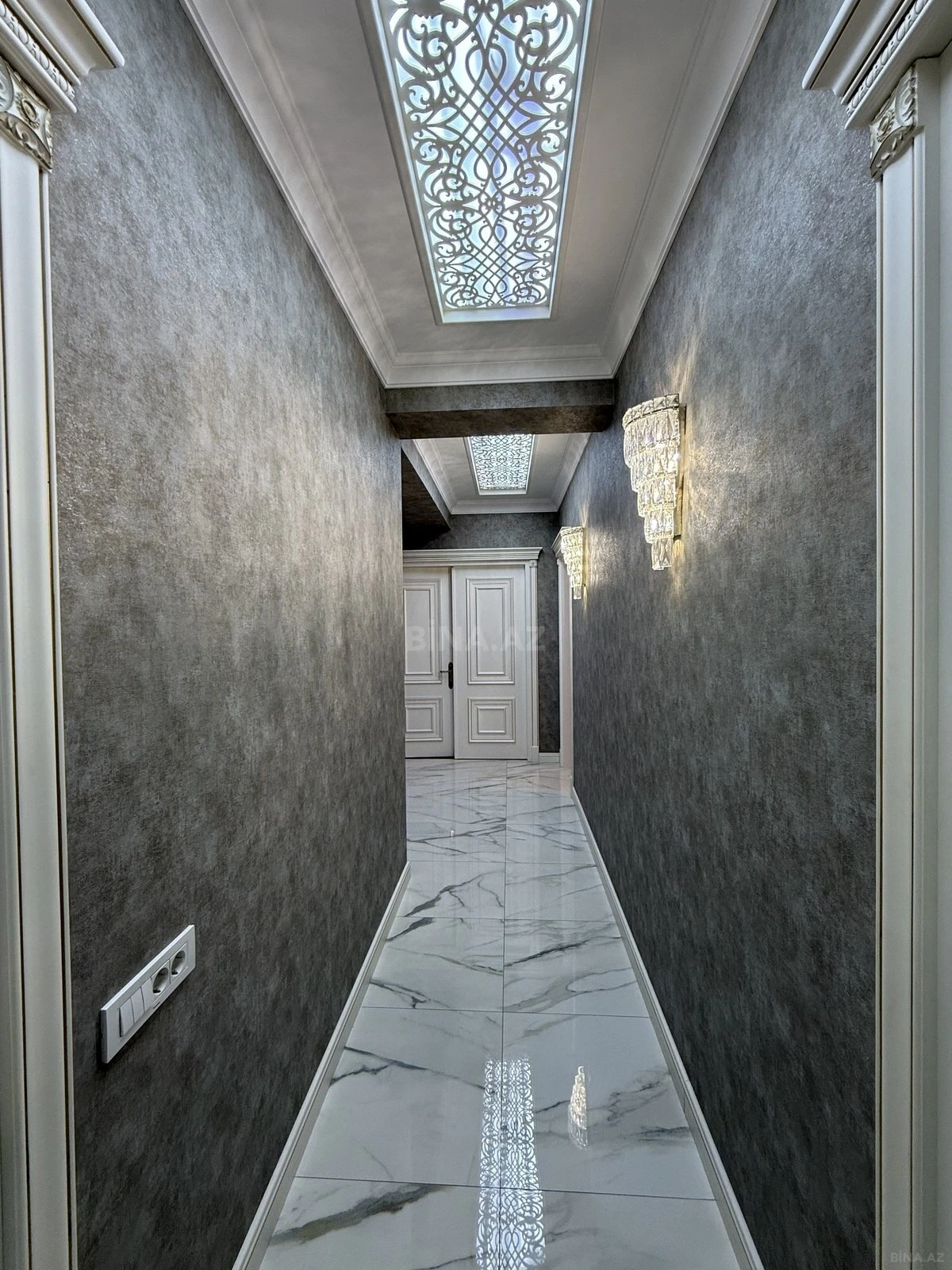 Satılır 3 otaqlı mənzil 138 m²