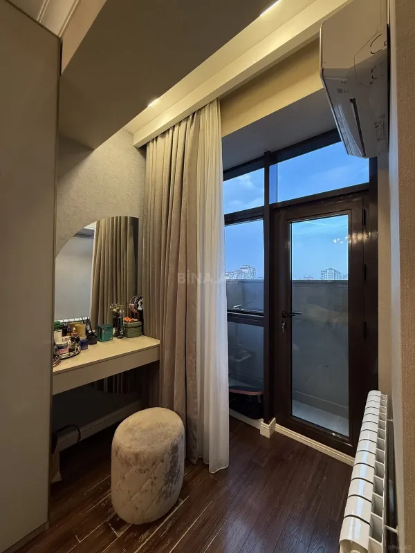Satılır 3 otaqlı mənzil 138 m²