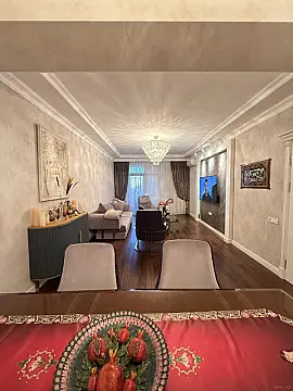 Satılır 3 otaqlı mənzil 138 m²