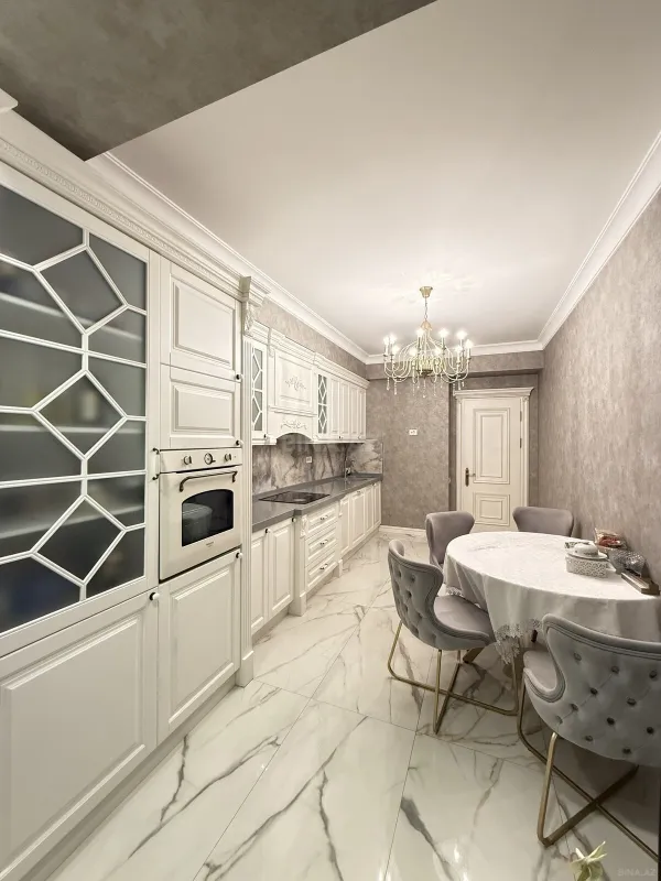 Satılır 3 otaqlı mənzil 138 m²