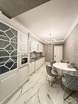 Satılır 3 otaqlı mənzil 138 m²