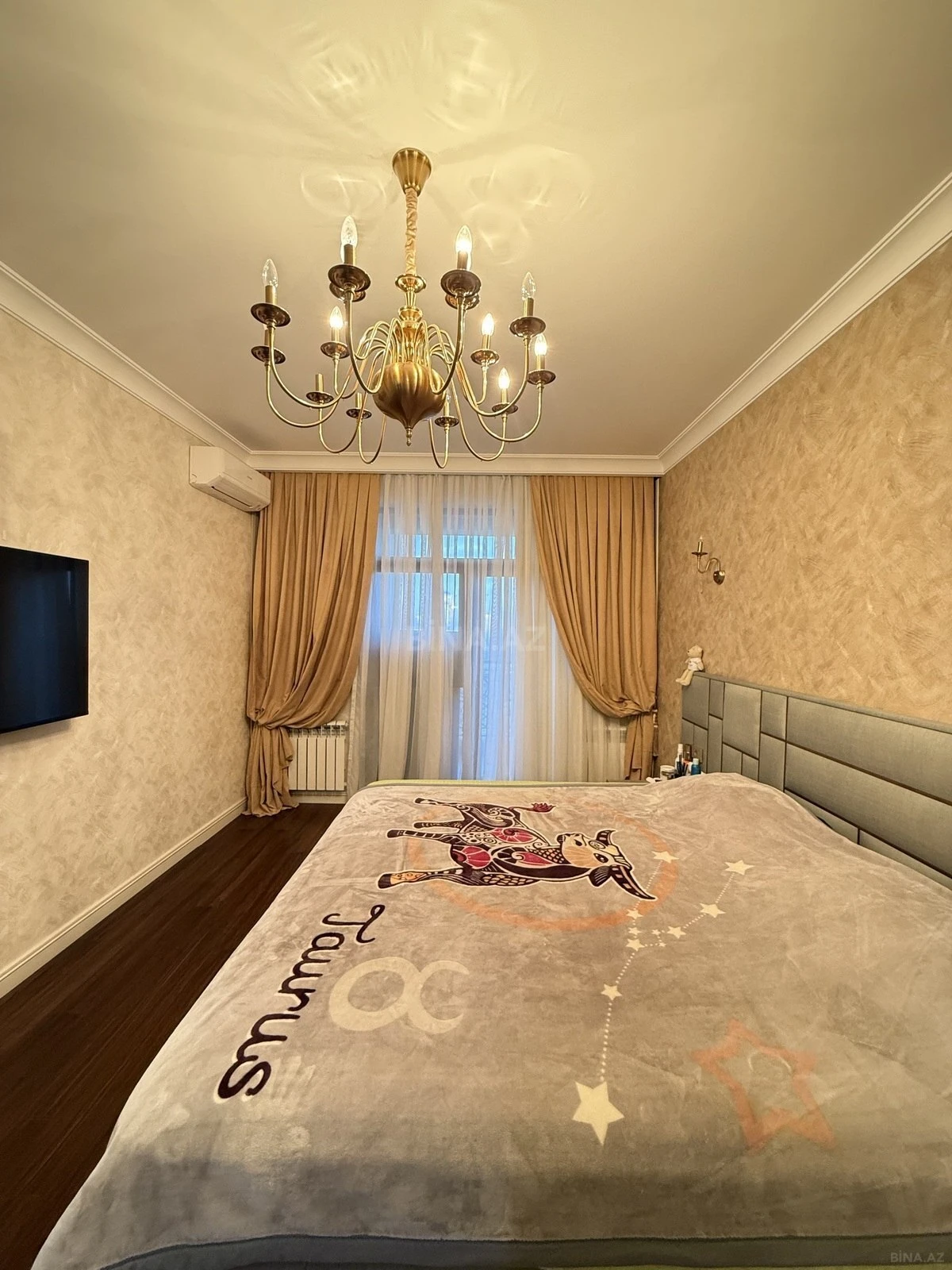 Satılır 3 otaqlı mənzil 138 m²