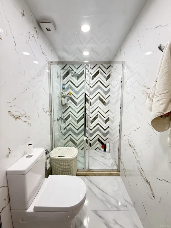 Satılır 3 otaqlı mənzil 138 m²