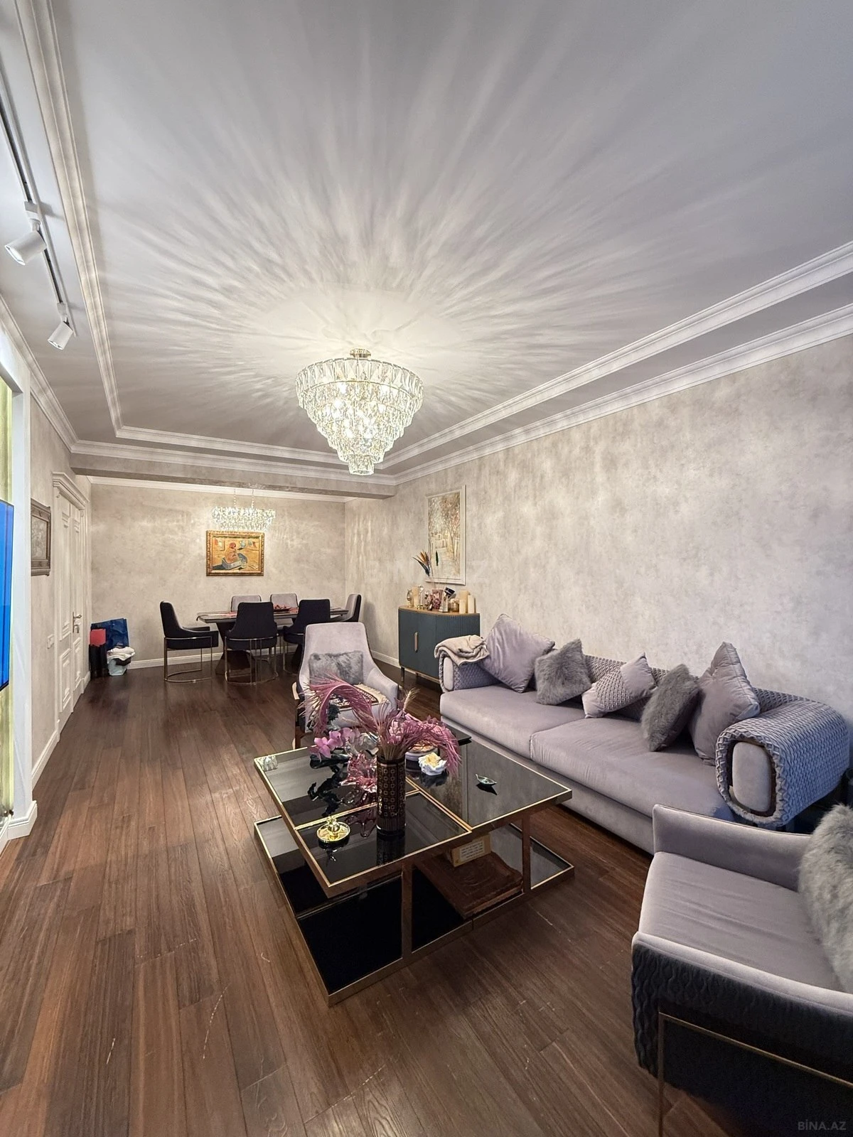 Satılır 3 otaqlı mənzil 138 m²