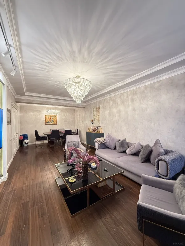 Satılır 3 otaqlı mənzil 138 m²