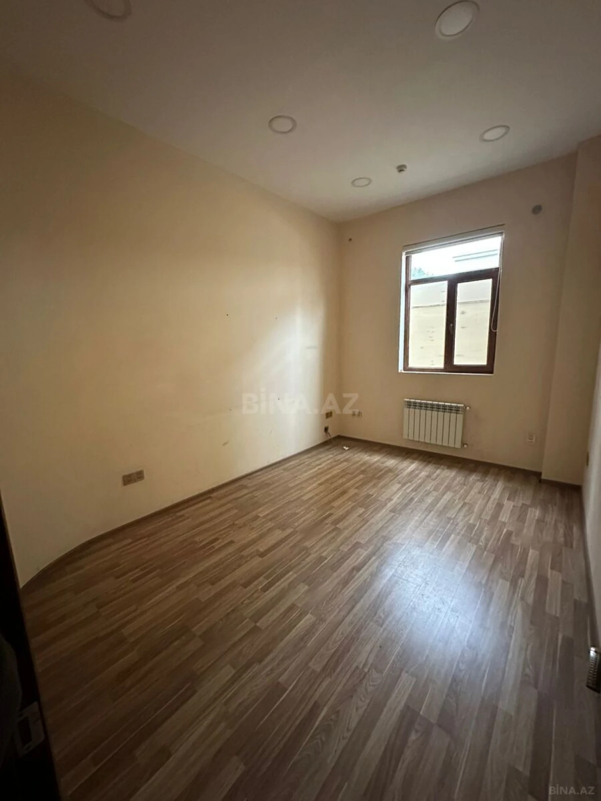 Kirayə verilir 11 otaqlı ofis 600 m²