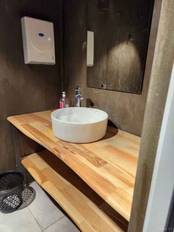 Kirayə verilir 1 otaqlı ofis 52 m²