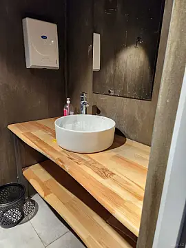 Kirayə verilir 1 otaqlı ofis 52 m²