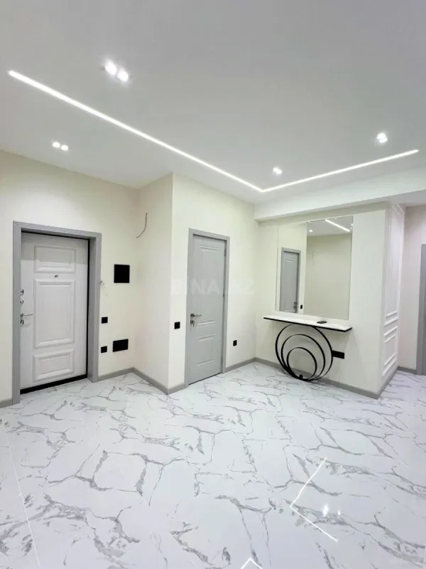 Satılır 4 otaqlı mənzil 192 m²
