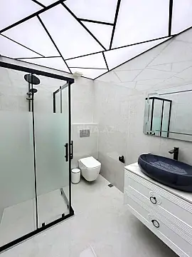 Satılır 4 otaqlı mənzil 192 m²