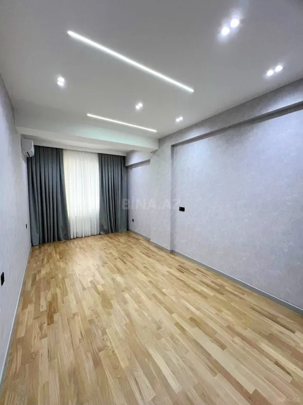 Satılır 4 otaqlı mənzil 192 m²