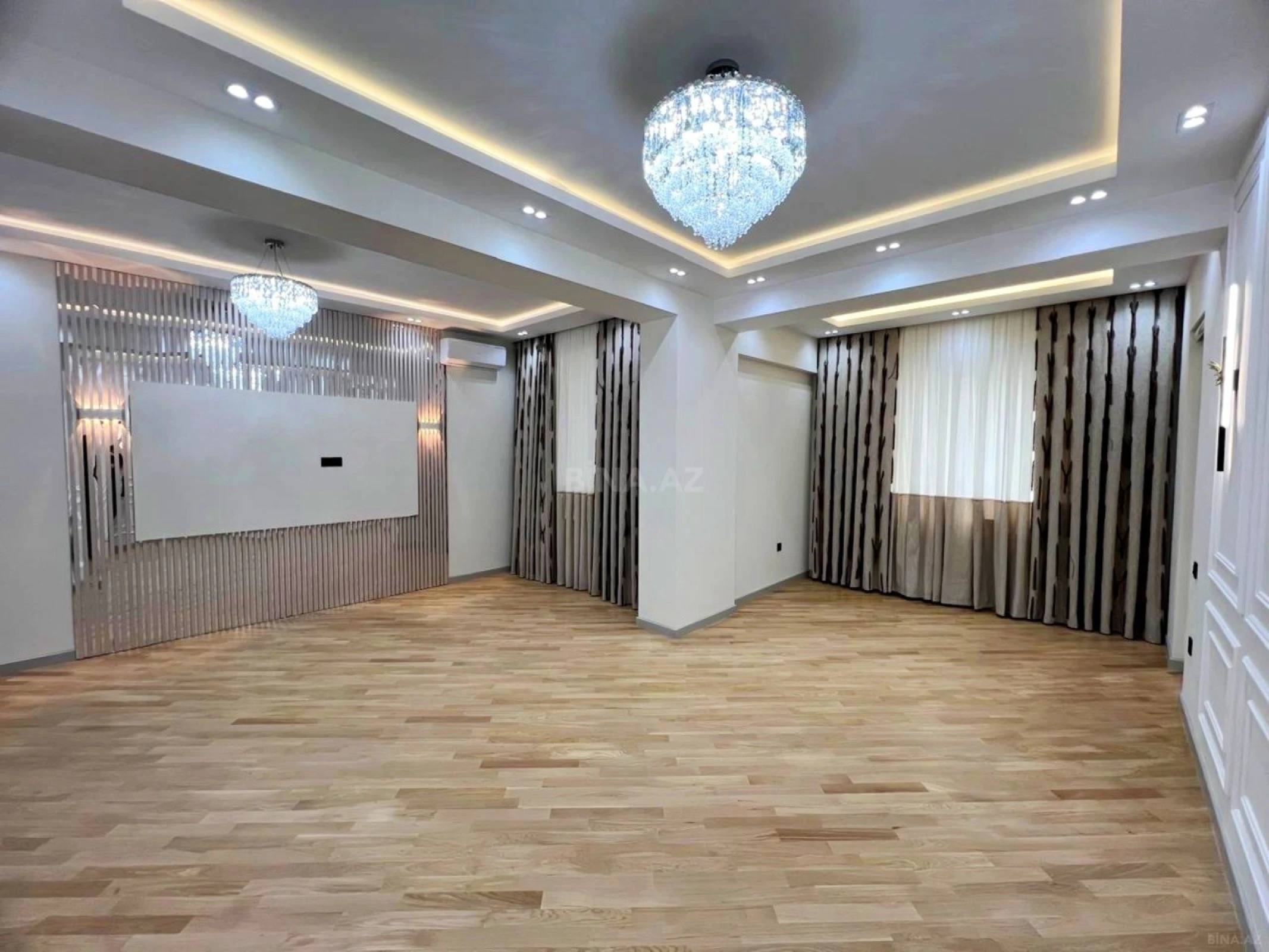 Satılır 4 otaqlı mənzil 192 m²