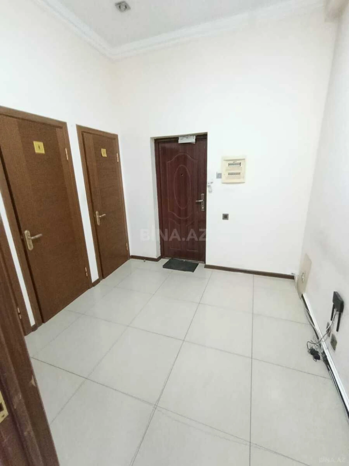 Satılır 3 otaqlı mənzil 130 m²
