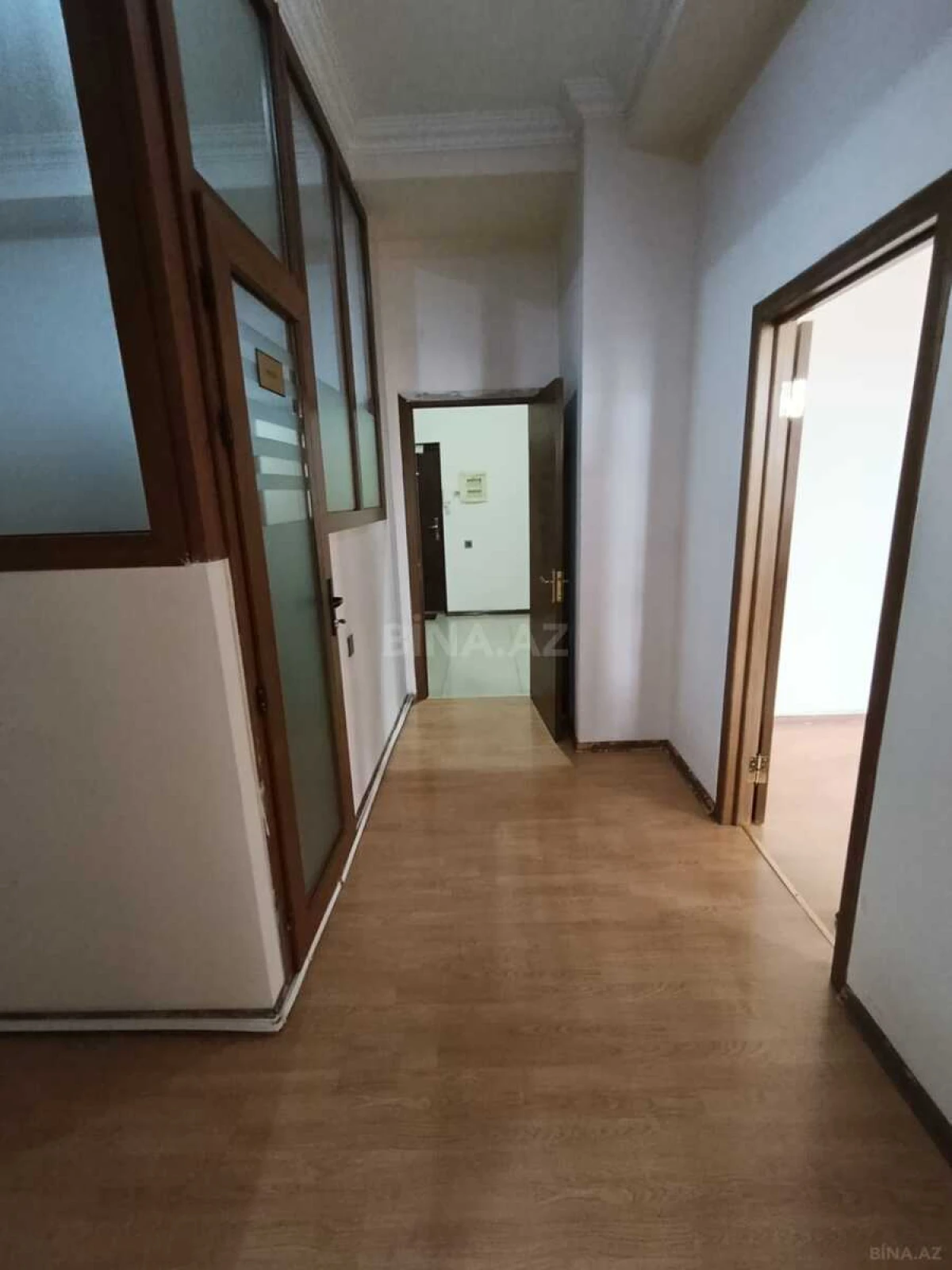 Satılır 3 otaqlı mənzil 130 m²