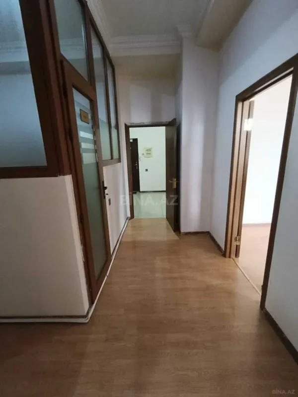 Satılır 3 otaqlı mənzil 130 m²