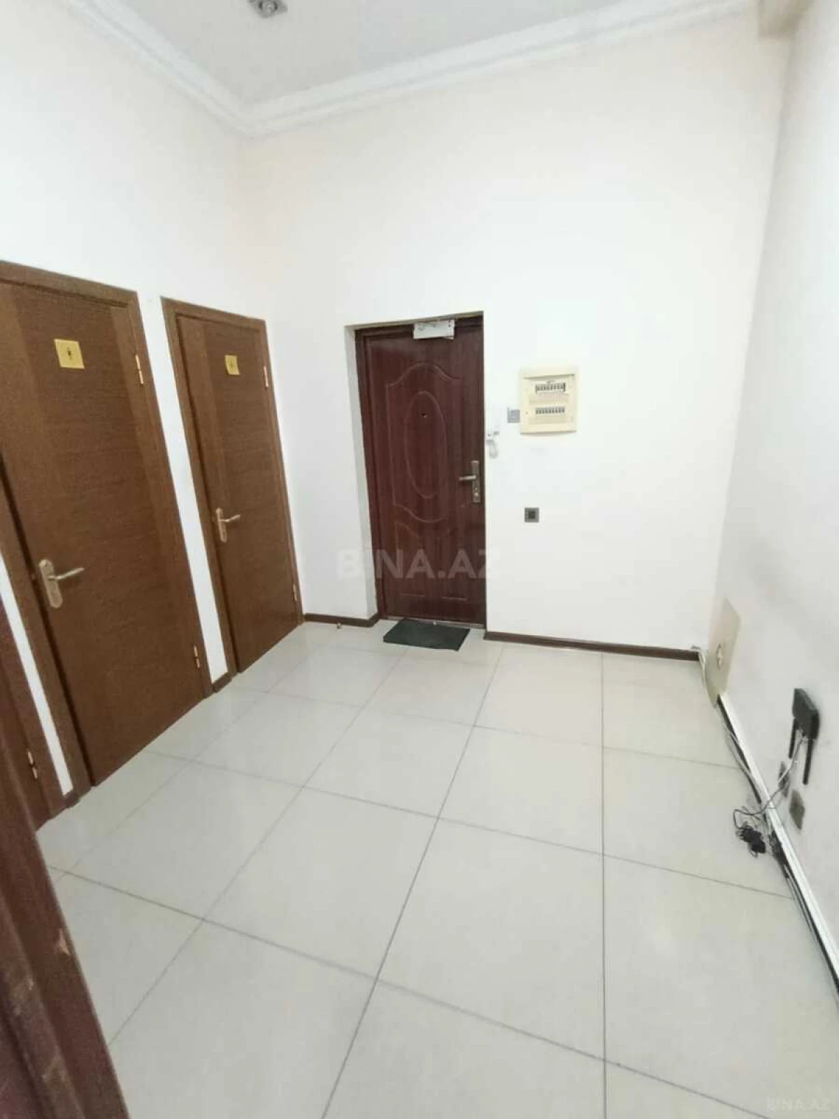 Satılır 3 otaqlı mənzil 130 m²