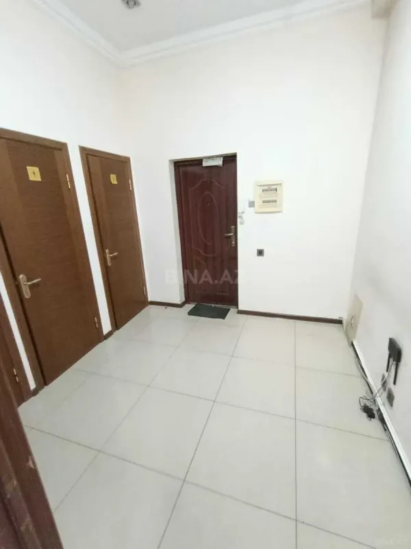 Satılır 3 otaqlı mənzil 130 m²