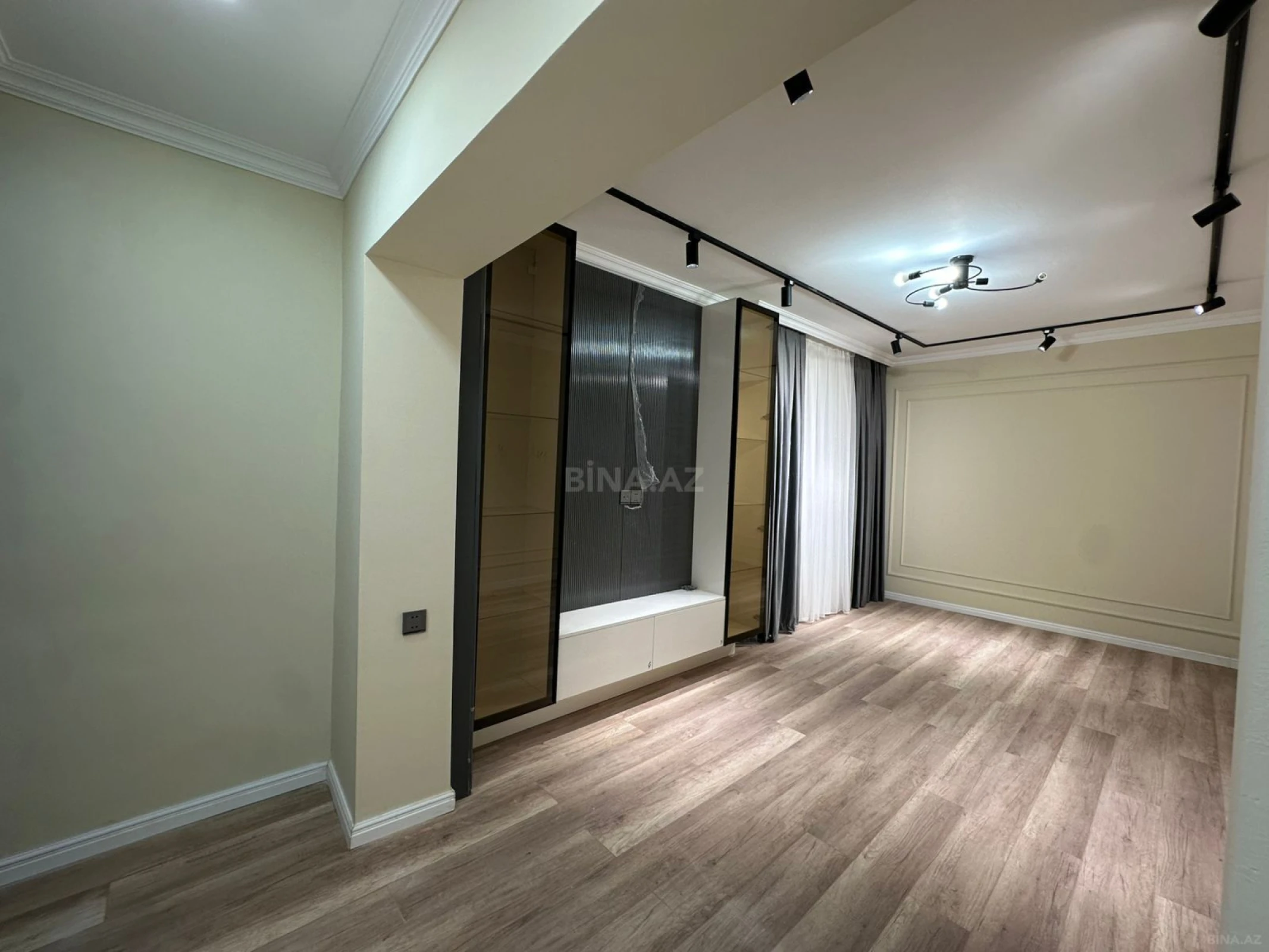 Satılır 3 otaqlı mənzil 77 m²