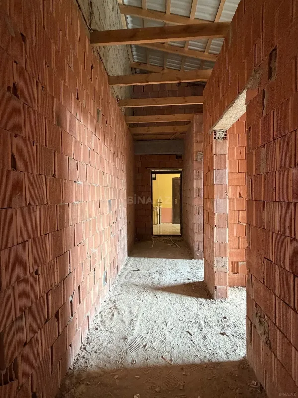 Satılır 2 otaqlı mənzil 72 m²