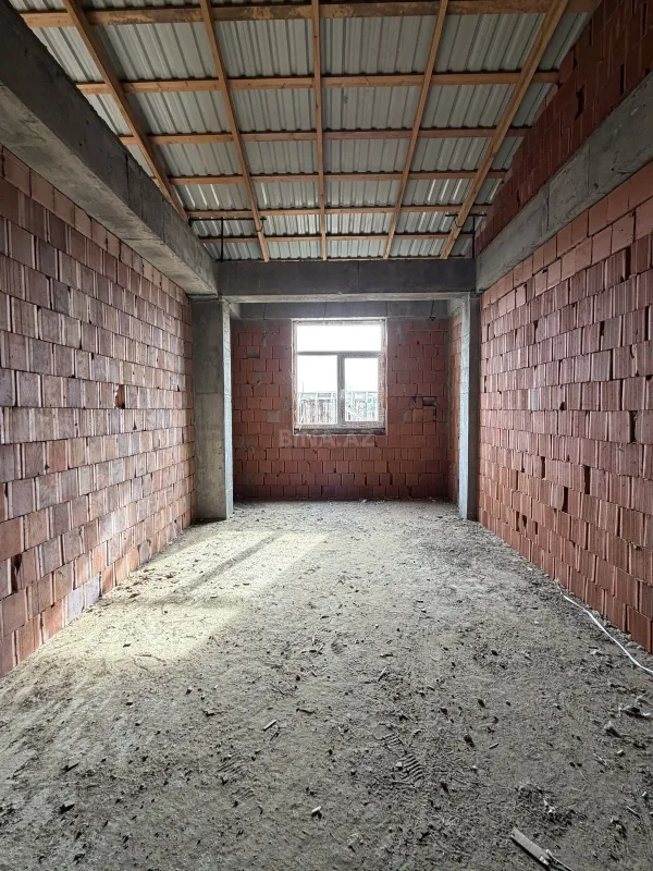 Satılır 2 otaqlı mənzil 72 m²