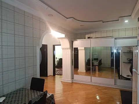 Satılır 3 otaqlı mənzil 90 m² — Bakı, İnşaatçılar 3 otaq 90.00 m²