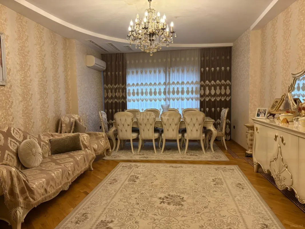 Satılır 4 otaqlı mənzil 224 m²