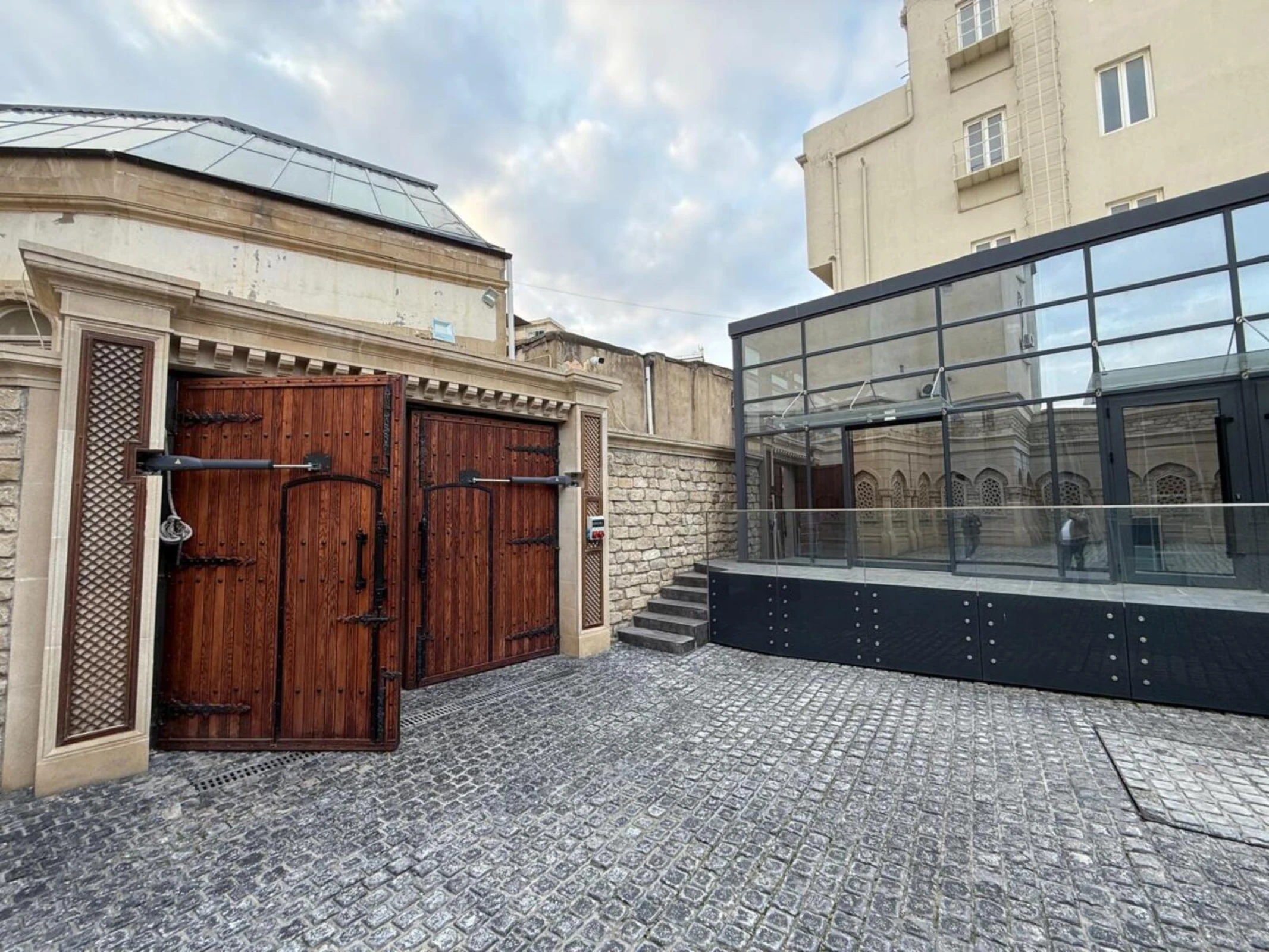 Kirayə verilir obyekt 300 m²