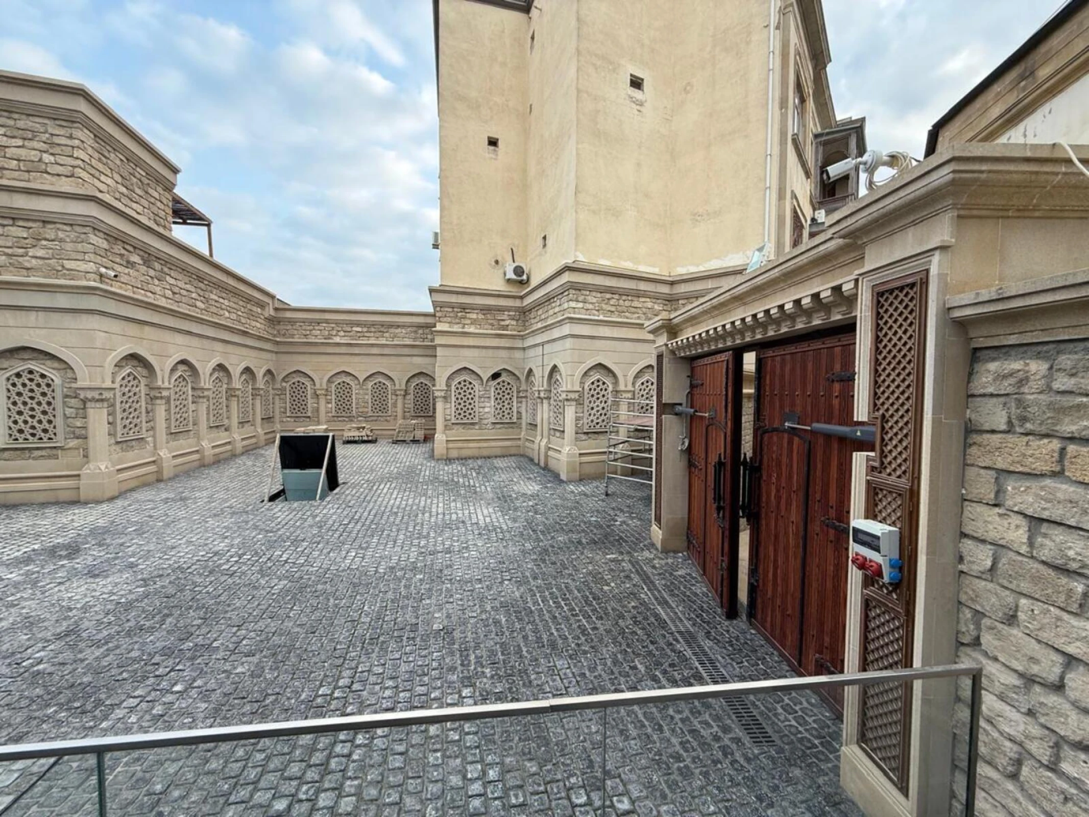 Kirayə verilir obyekt 300 m²