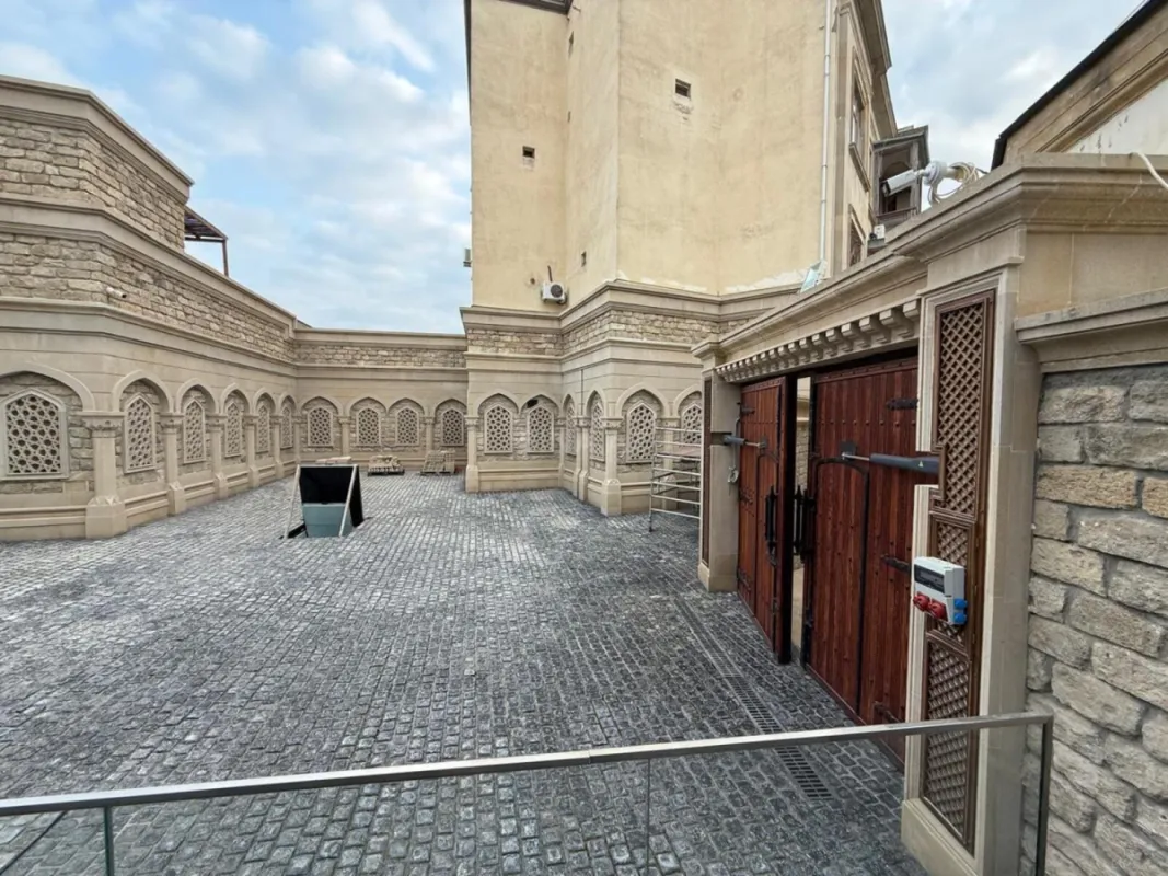 Kirayə verilir obyekt 300 m²