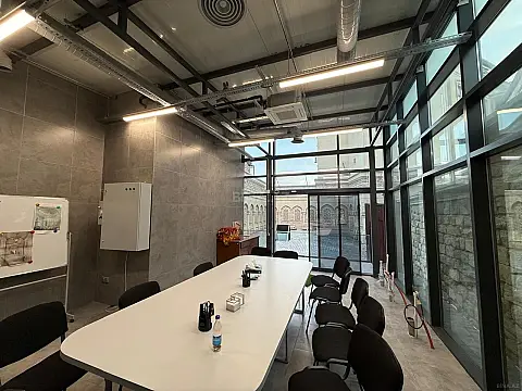 Kirayə verilir obyekt 300 m²