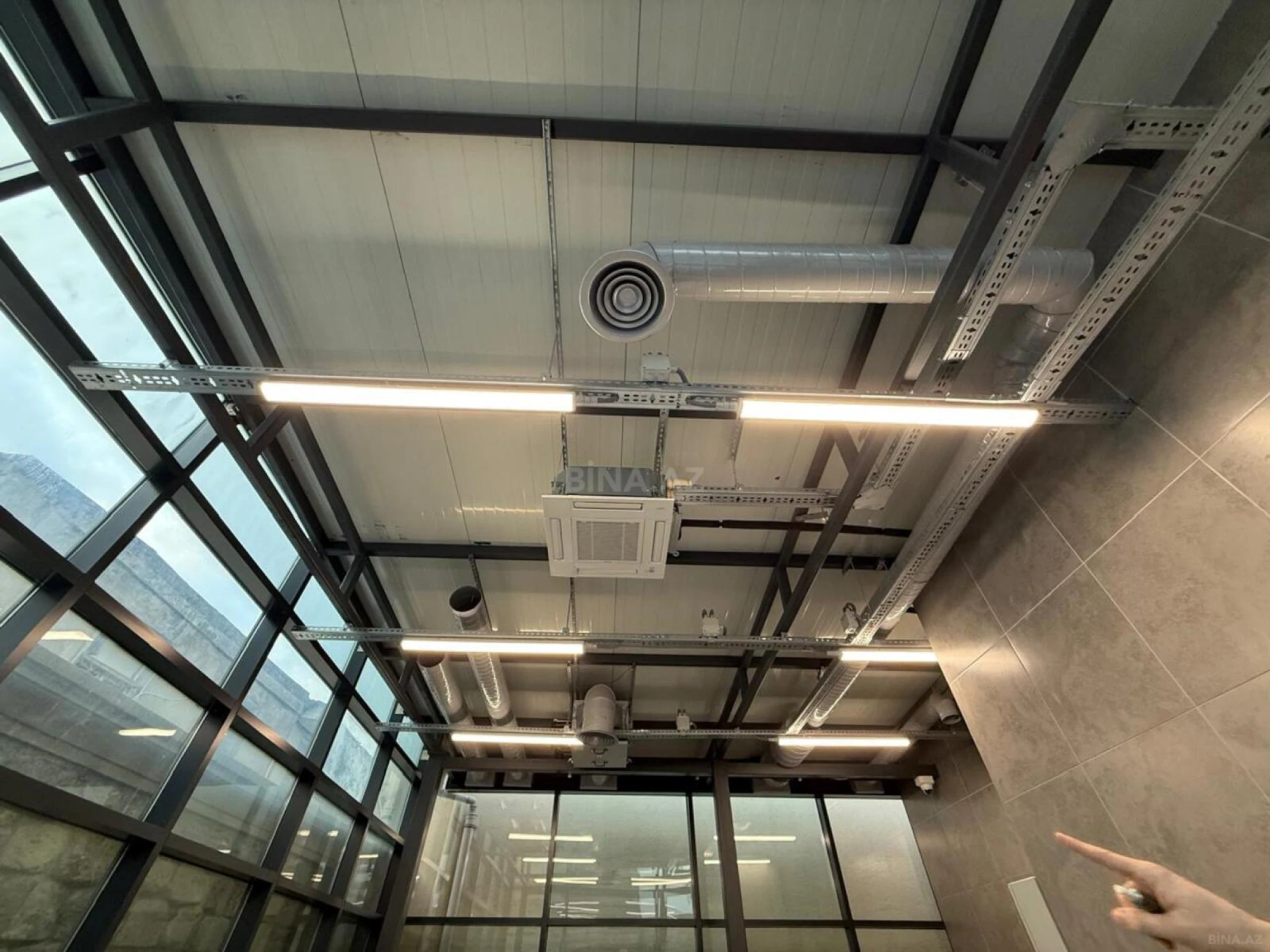 Kirayə verilir obyekt 300 m²