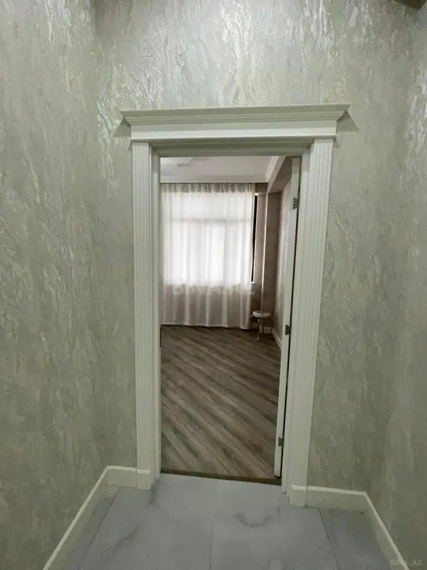 Satılır 3 otaqlı mənzil 130 m²