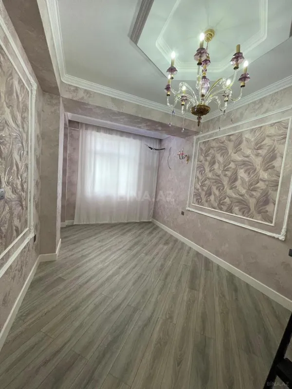 Satılır 3 otaqlı mənzil 130 m²
