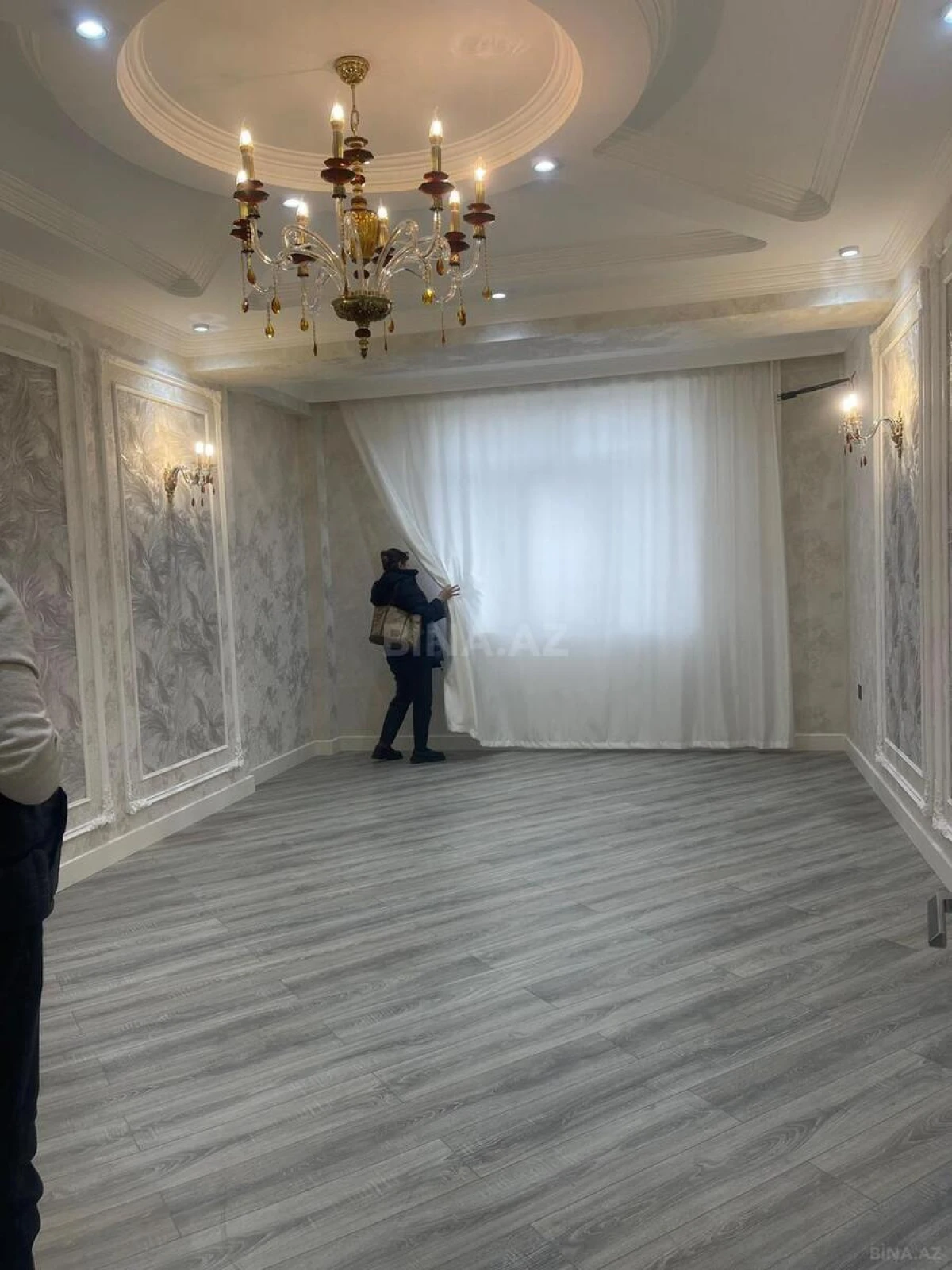 Satılır 3 otaqlı mənzil 130 m²