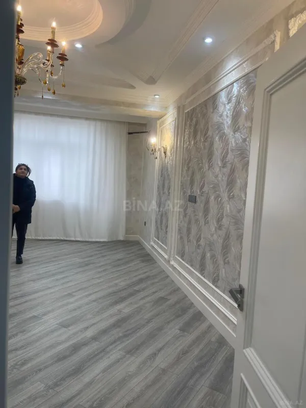 Satılır 3 otaqlı mənzil 130 m²