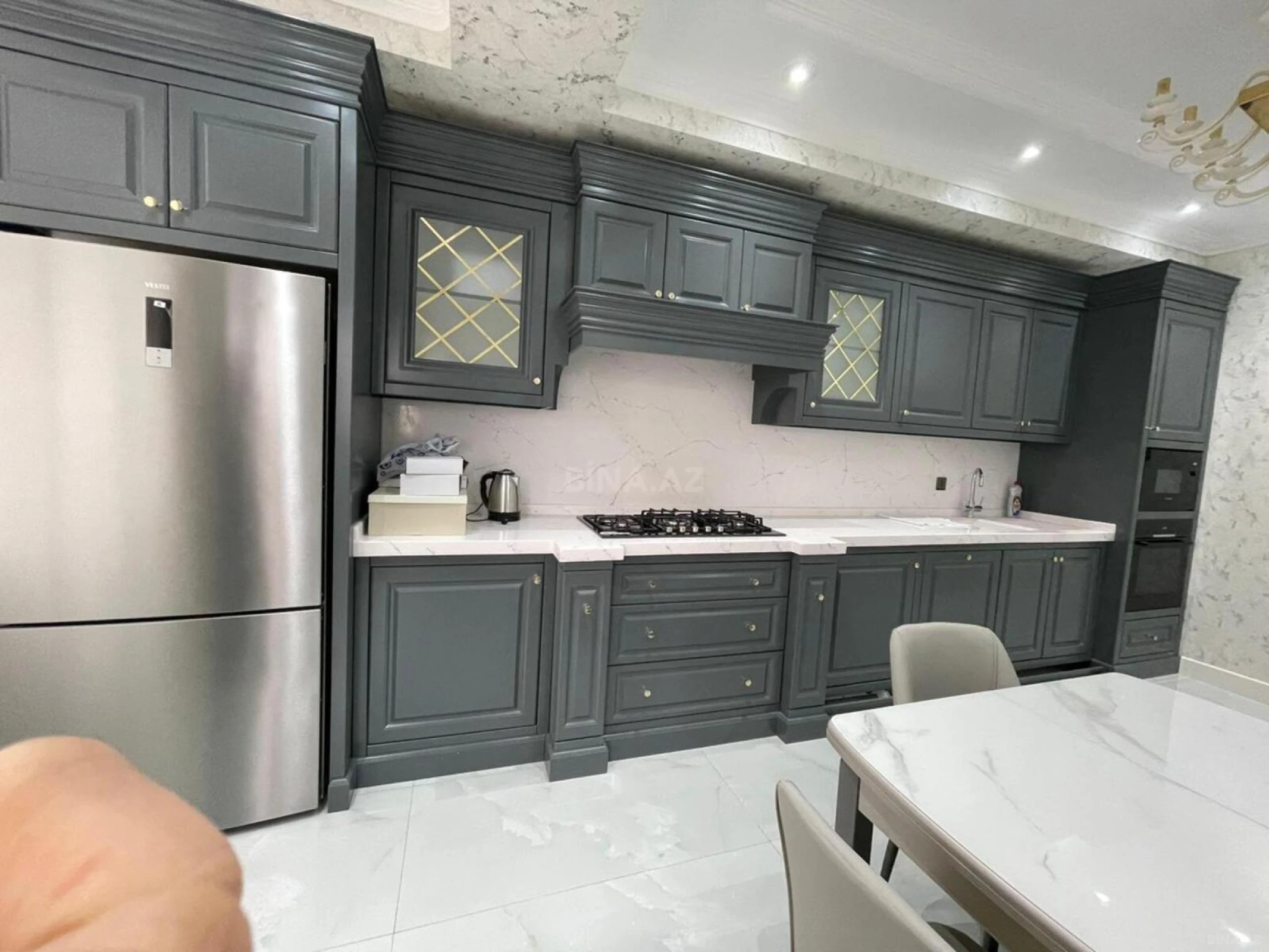 Satılır 3 otaqlı mənzil 130 m²