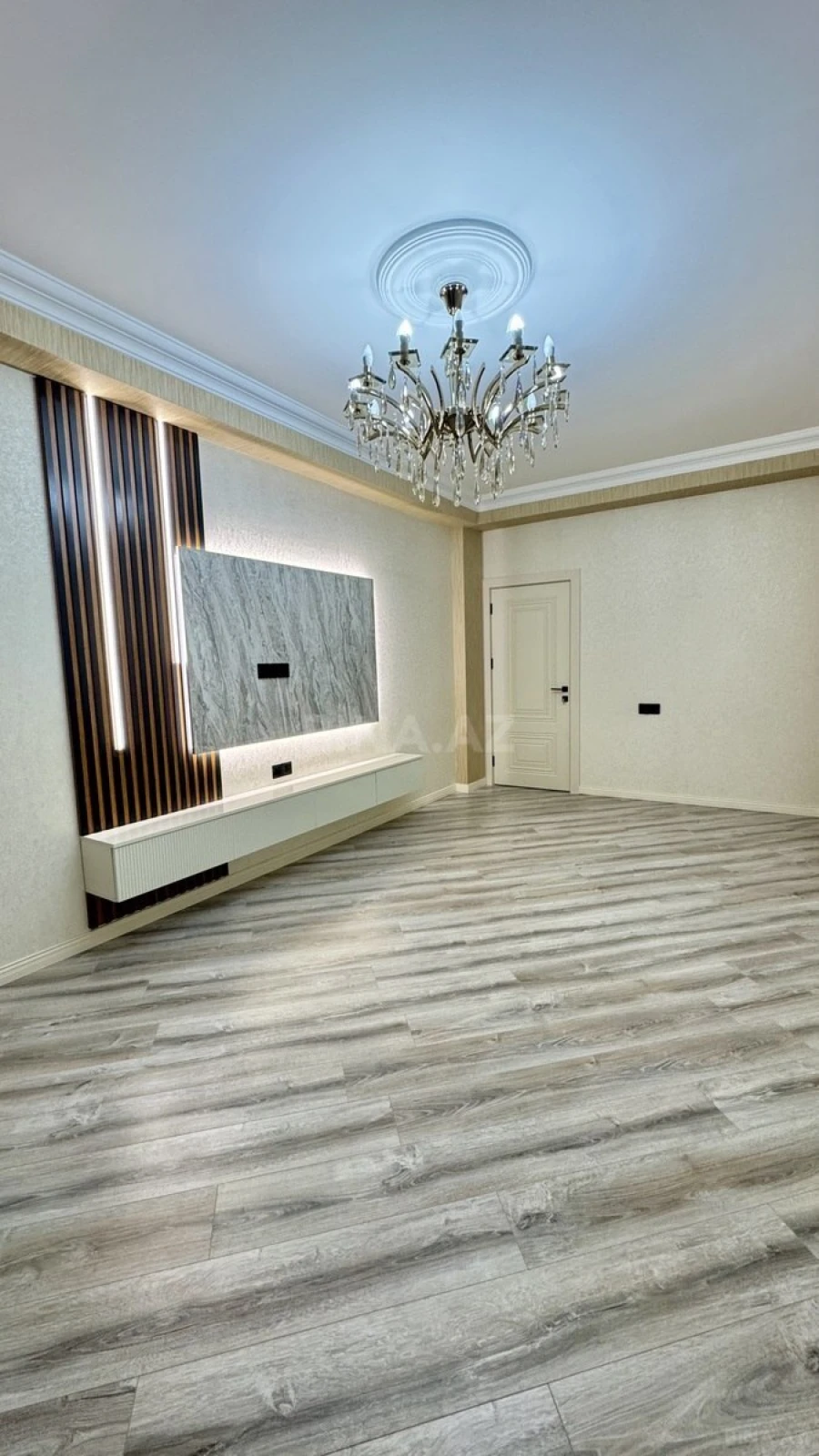 Satılır 3 otaqlı mənzil 98 m²