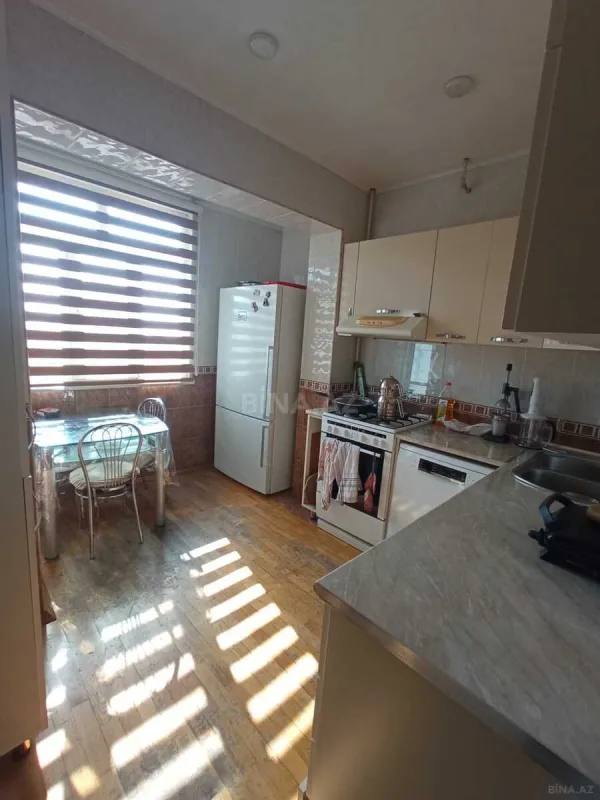 Satılır 5 otaqlı mənzil 120 m²
