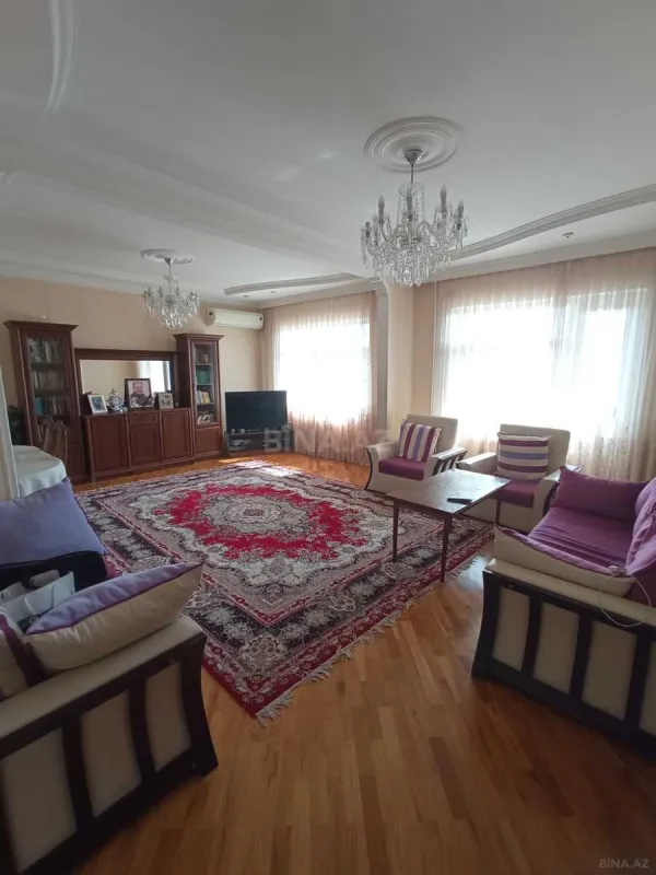 Satılır 5 otaqlı mənzil 120 m²