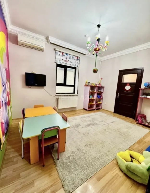 Satılır obyekt 450 m²