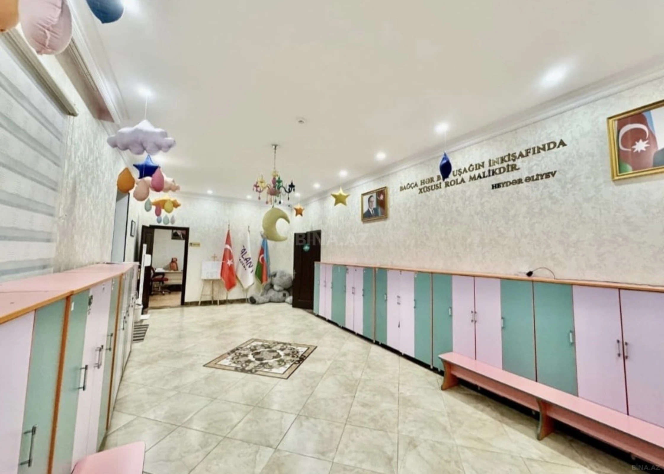 Satılır obyekt 450 m²