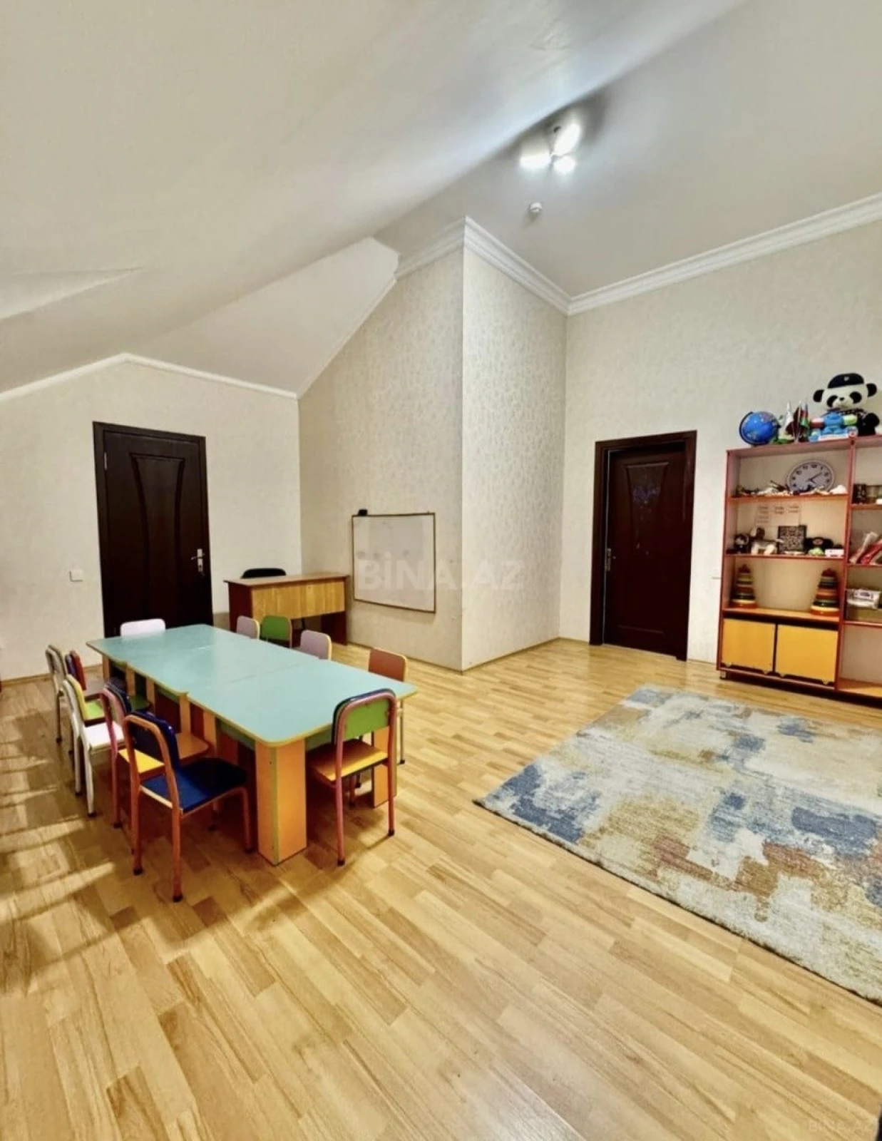 Satılır obyekt 450 m²