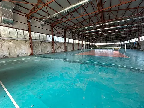 Kirayə verilir obyekt 2700 m² — Bakı, Novxanı 2700.00 m²