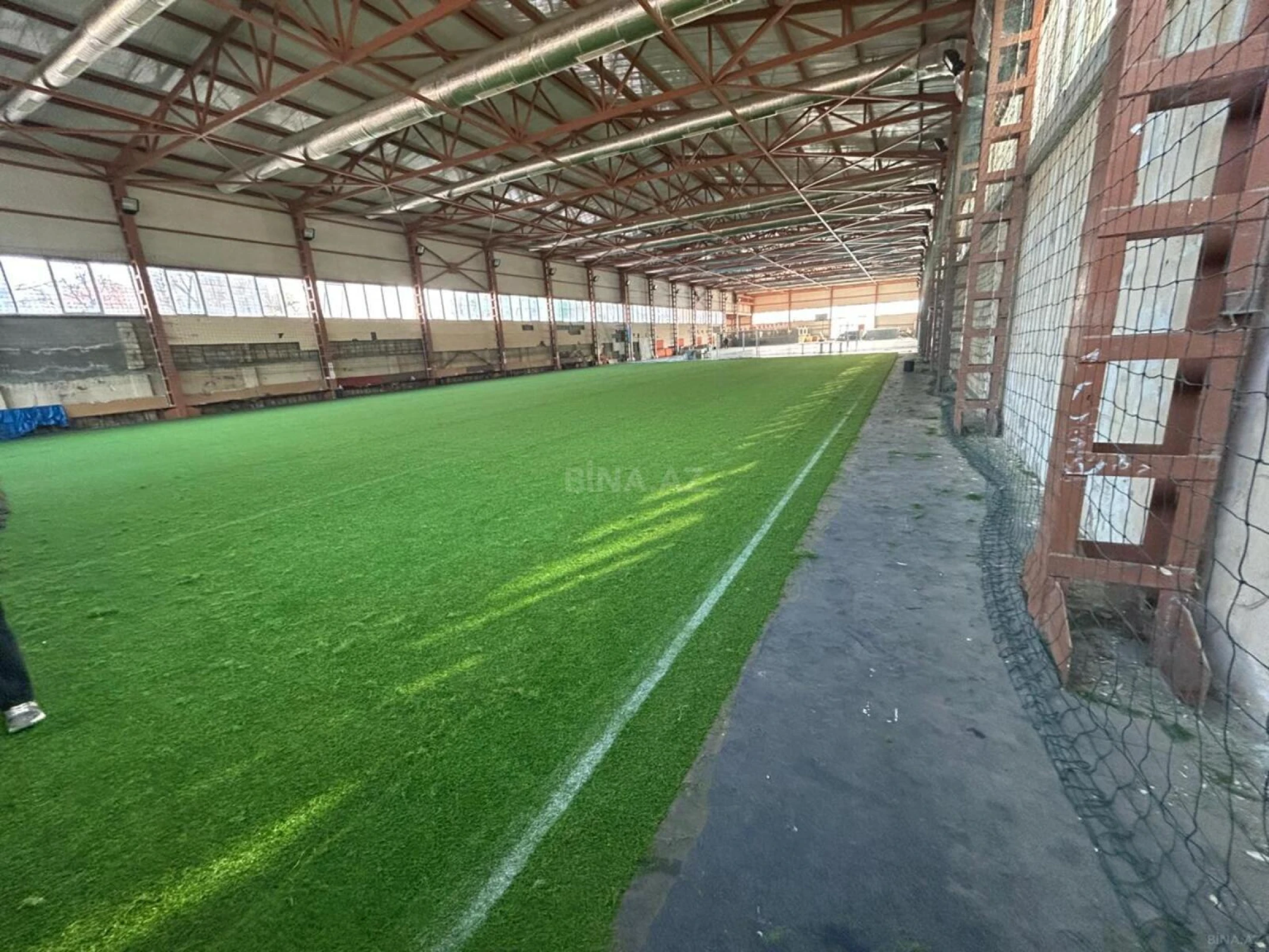 Kirayə verilir obyekt 2700 m²