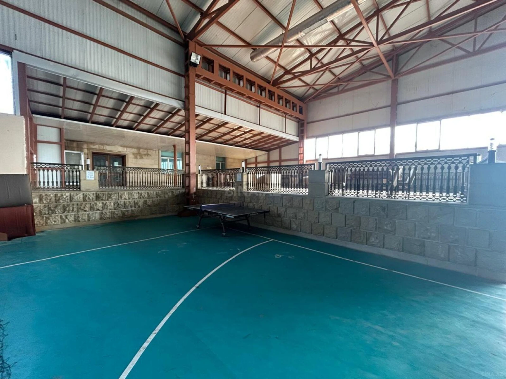 Kirayə verilir obyekt 2700 m²